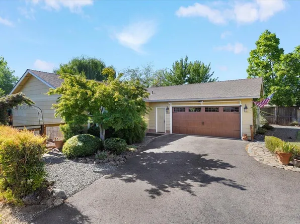 1969 Patrick St, Medford, OR 97504