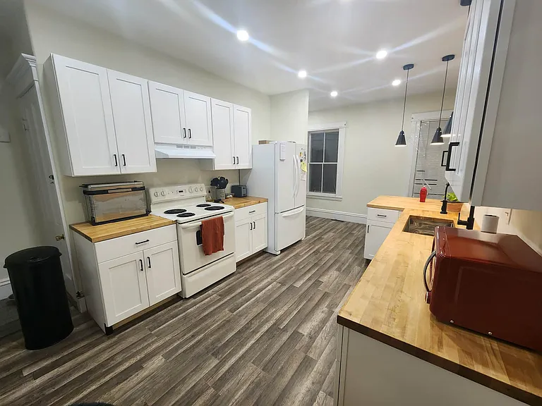 47 Elm St #B — Photo 1
