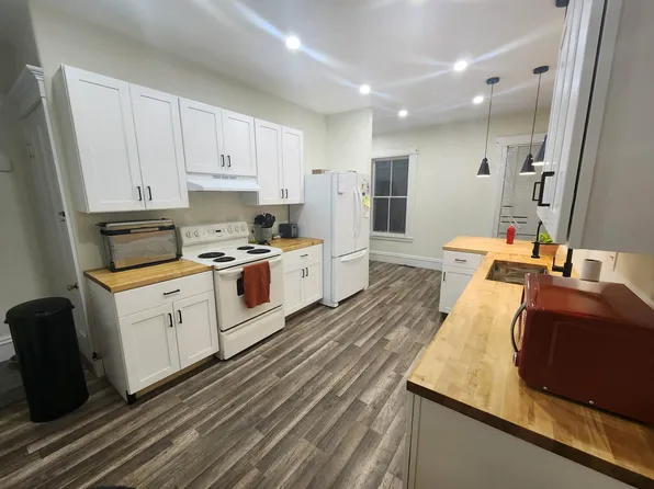 47 Elm St #B, Winchester, NH 03470