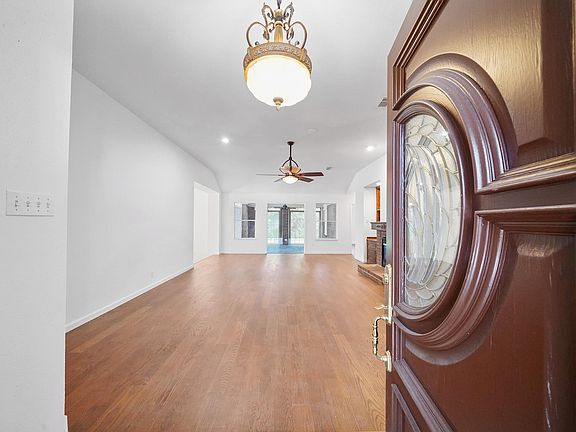 3rd image of 2711 N Peach Hollow Cir