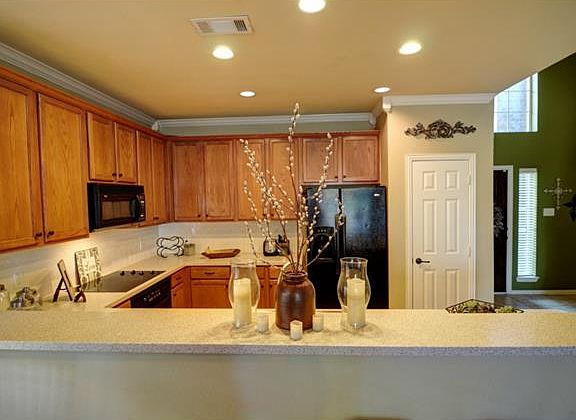 4th image of 5004 Avery Ln