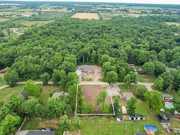 4th image of 4909 Mapleview Cres