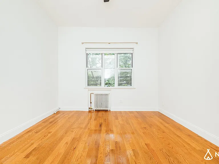 613 Onderdonk Ave #1R — Photo 2