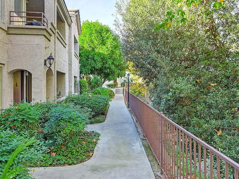 Elan Riverwalk — Photo 4