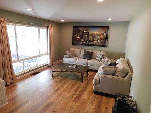 3rd image of 3418 Grenoble Way