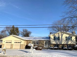1715 Cold Spring Rd, Neenah, WI 54956