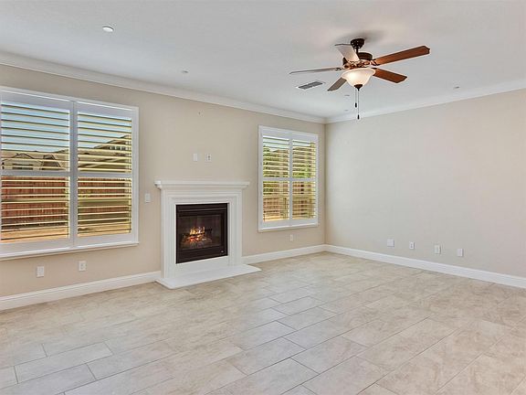 4th image of 1868 Hartsfield Way
