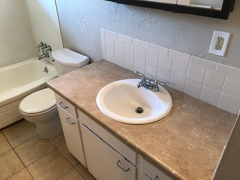 707 James St — Photo 16