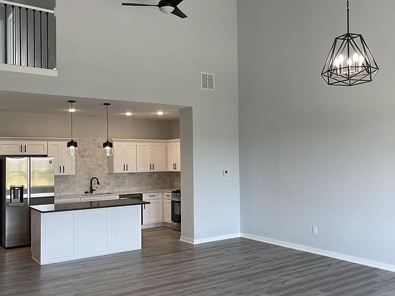 5th image of 9126 Maisy Ln