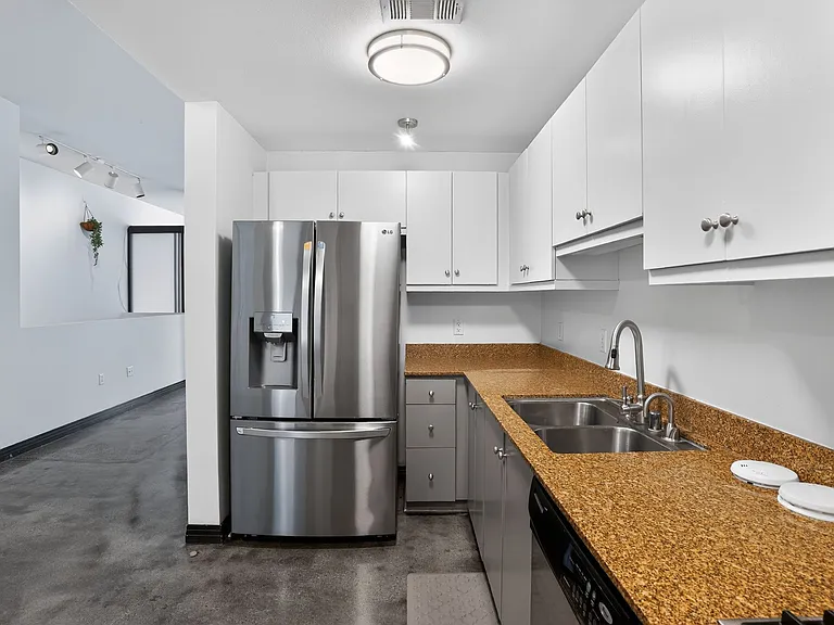 485 W Center Street Promenade — Photo 27