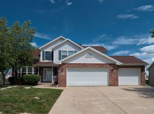 1213 Broad Creek Rd, Bloomington, IL 61704