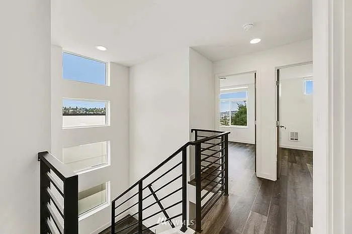 908 W Emerson St #908 — Photo 9