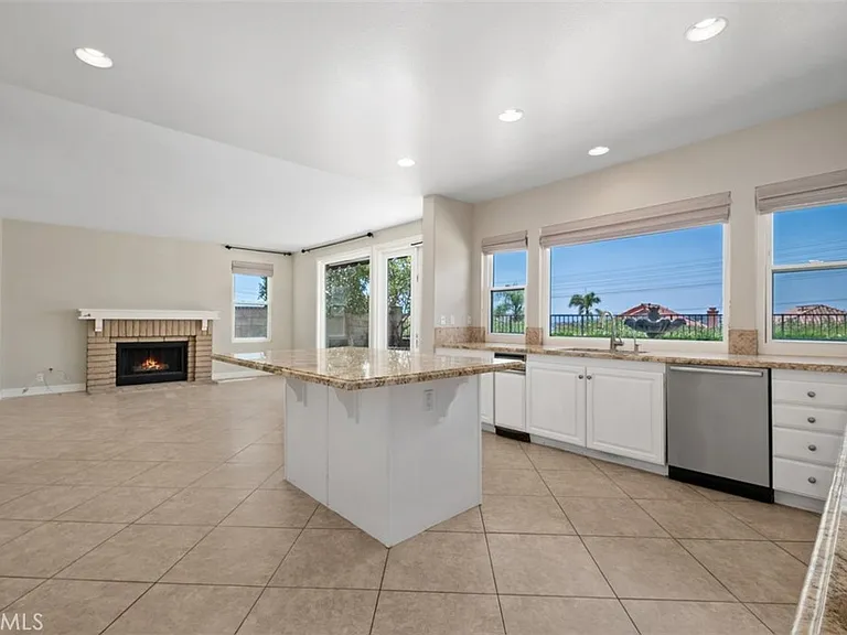 22481 Ivy Rdg — Photo 11