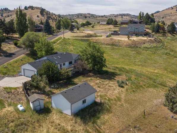 1839 Melanie Ct, Klamath Falls, OR 97601
