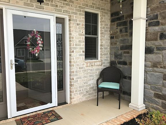 4th image of 1422 Helmsdale Dr