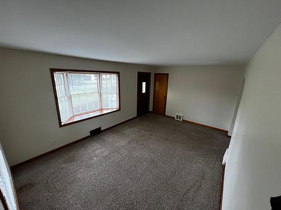 4th image of 441 N Davis Rd