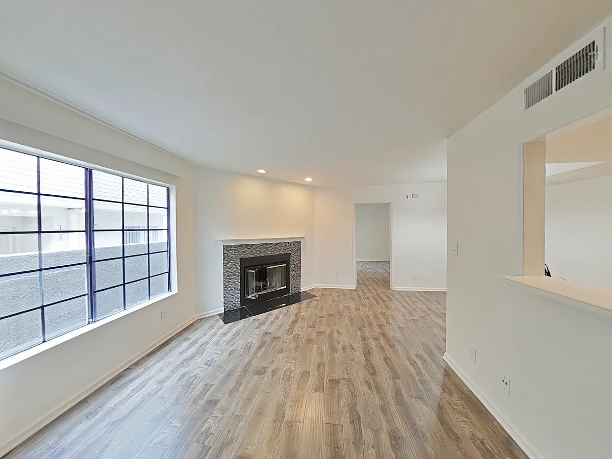 Building Photo - 415 W Glenoaks Blvd #2