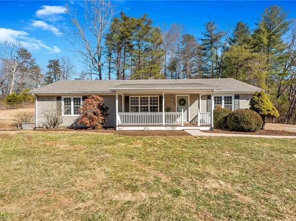 236 Summit Rd, Purlear, NC 28665