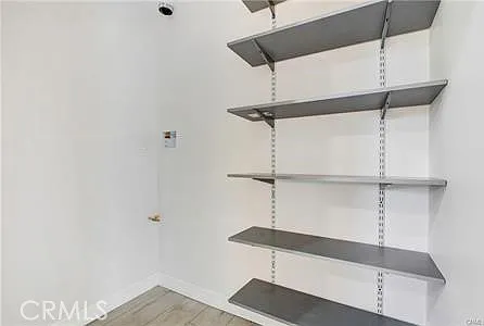 9661 Hayvenhurst Ave — Photo 16