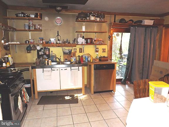 4th image of 703 E Moler Ave