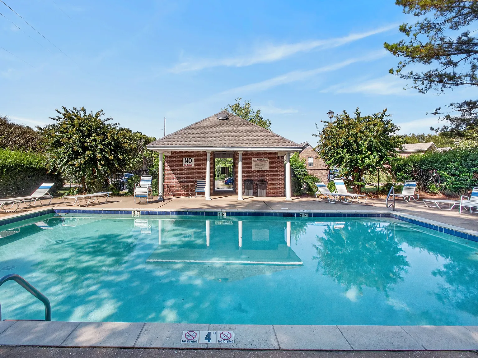 3 bed, 2.5 bath, 1527 sqft, $1,800 — Photo 2
