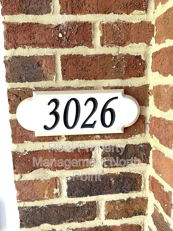 3 bed, 3.5 bath, 2250 sqft, $3,250 — Photo 3