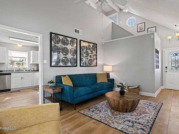 3rd image of 4463 Unicorn Ln