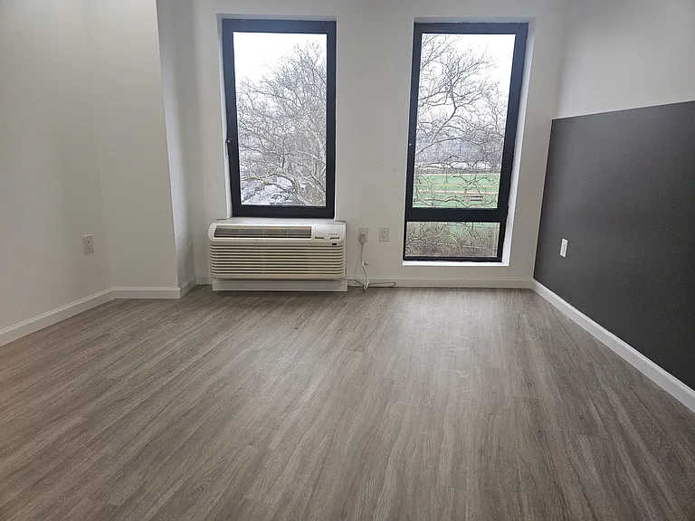 556A Market St #3 — Photo 5