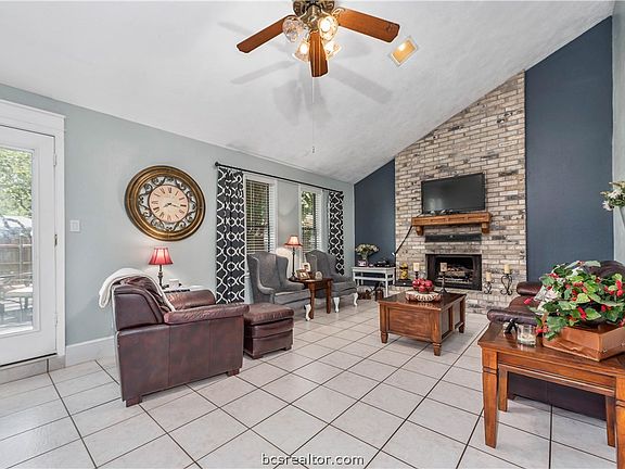 3rd image of 2716 Wilderness Dr N