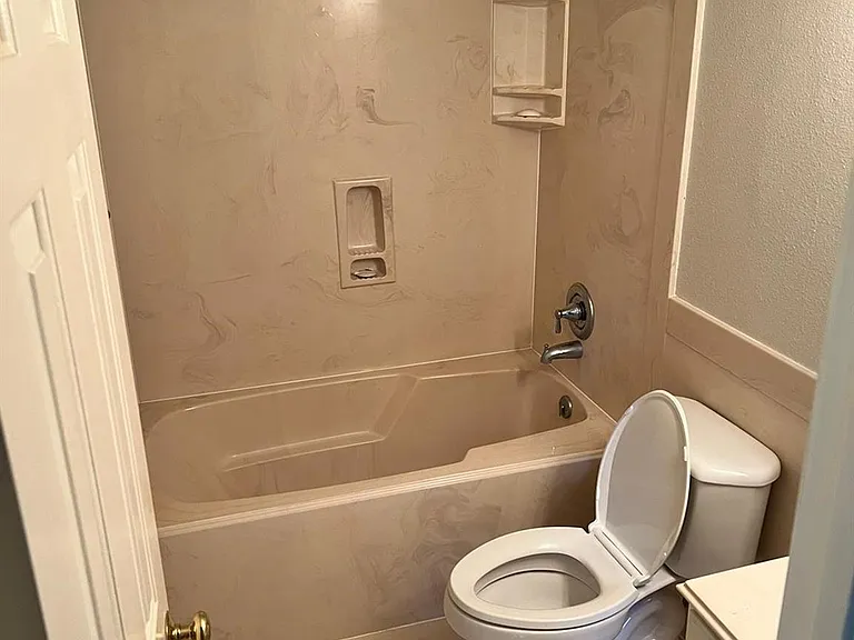 4318 E FM 1462 Rd — Photo 8