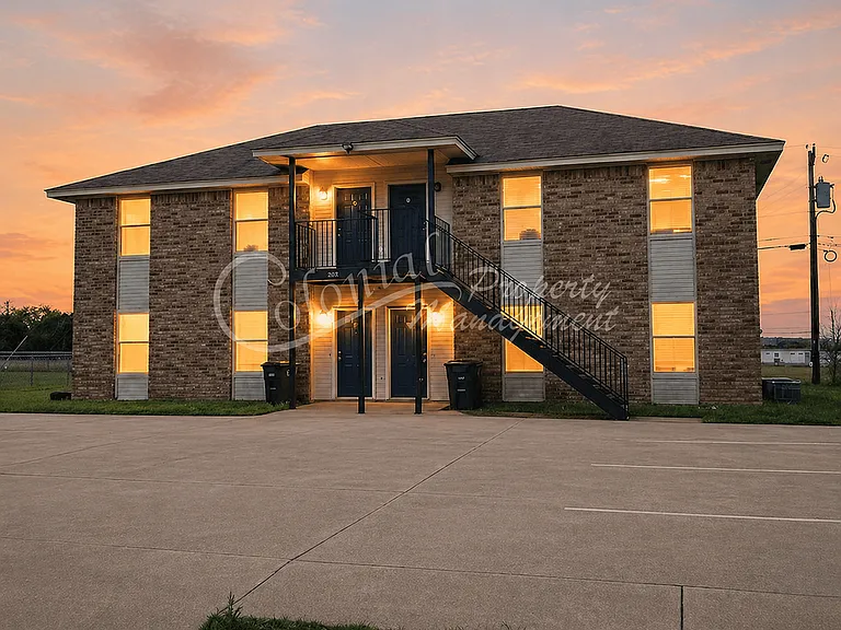5902 Greengate Dr #D — Photo 1