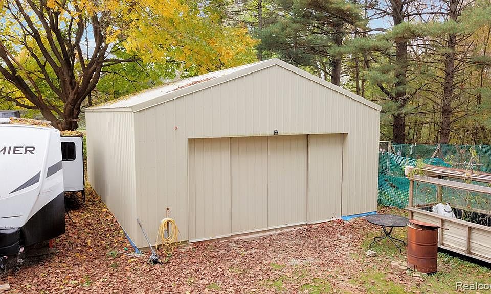 8075 Davison Rd, Davison, MI 48423 MLS 20230090321 Zillow