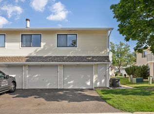 717 Whitesail Dr #717, Schaumburg, IL 60194