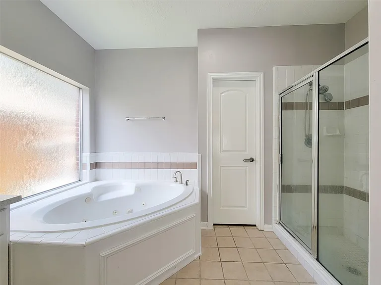 9410 Barretts Glen Ct — Photo 25