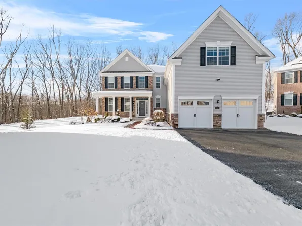 34 Alberts Way, Hopewell Junction, NY 12533