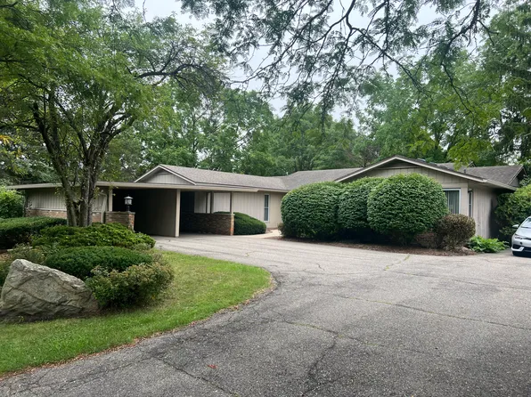 1520 Cambria Dr, East Lansing, MI 48823