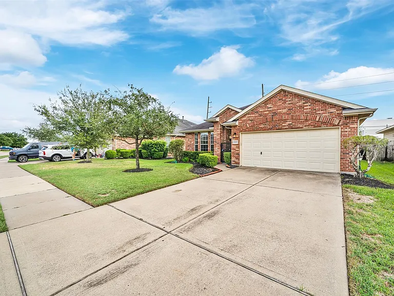 21627 Sierra Long Dr — Photo 2