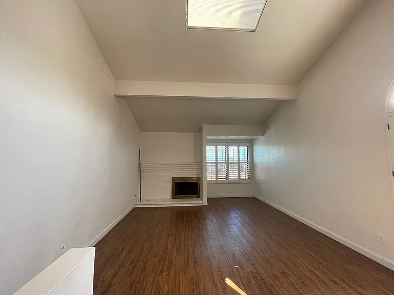 1118 Fresno St #5 — Photo 10