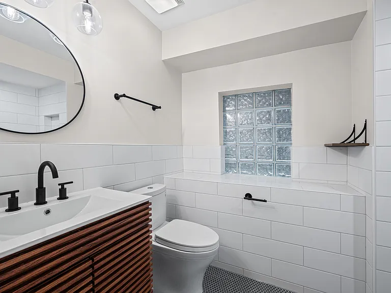 1747 N Wolcott Ave #1 — Photo 12