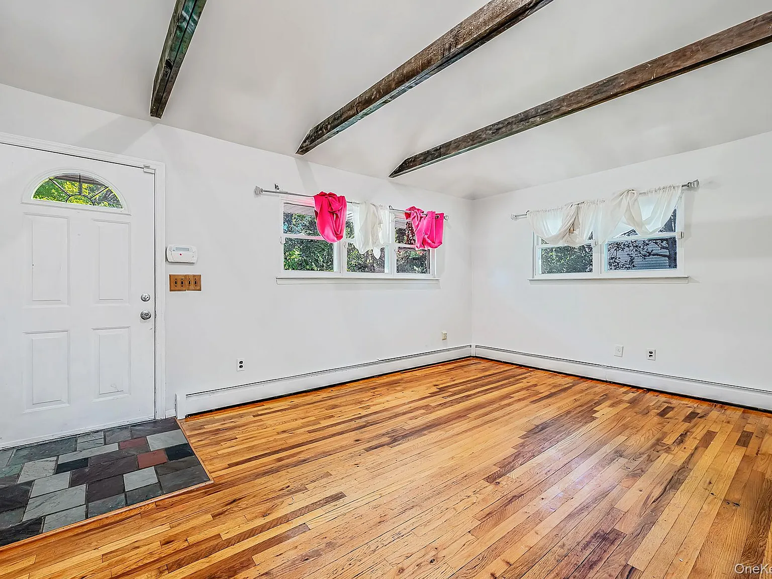 3 bed, 1.0 bath, 1758 sqft, $3,500 — Photo 4