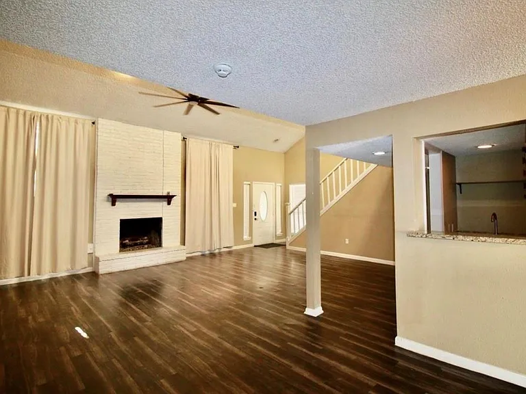 4701 Spring Ln — Photo 4