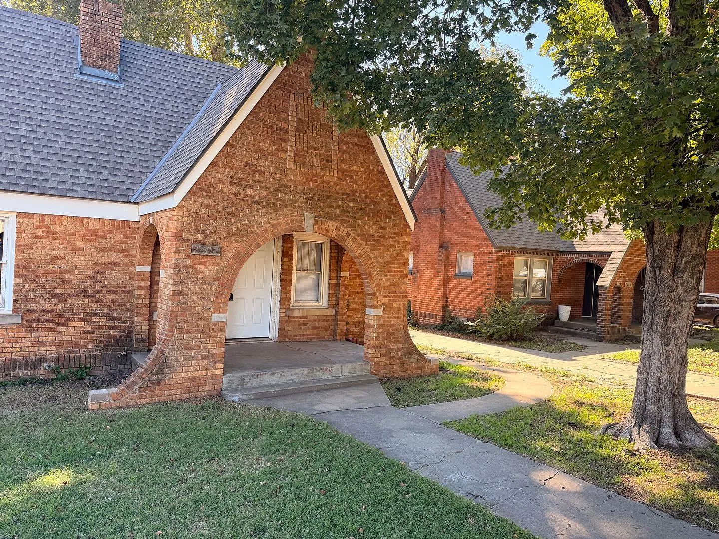 2402 NW 12th St — Photo 2