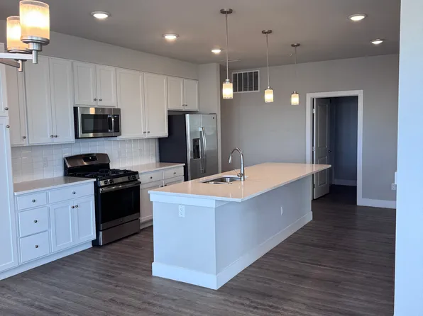 Iron Works Village, 525 W Amherst Ave #575-404, Englewood, CO 80113