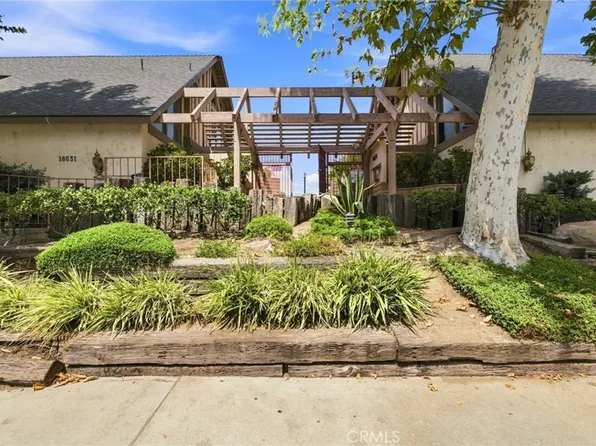 18631 Collins St APT 30, Tarzana, CA 91356