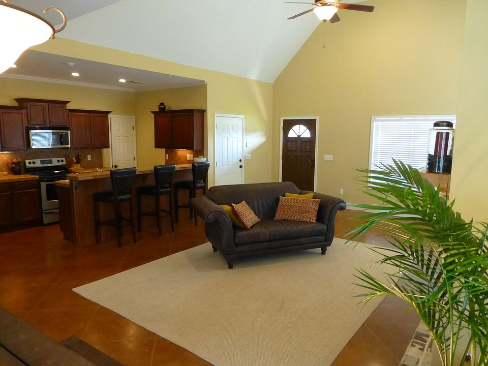 1st image of 154 Breckenridge Dr