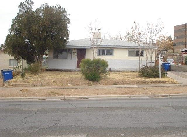 1st image of 929 N Clark Dr