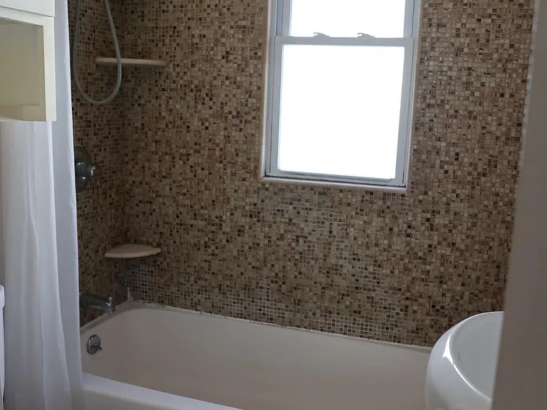 23448 Hoover Ave — Photo 6
