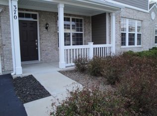 370 Copper Springs Ln, Elgin, IL 60124
