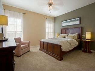 1540 Watkins Ln UNIT 207, Naperville, IL 60540