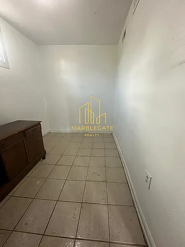 137 W 5th Ave Photo 1